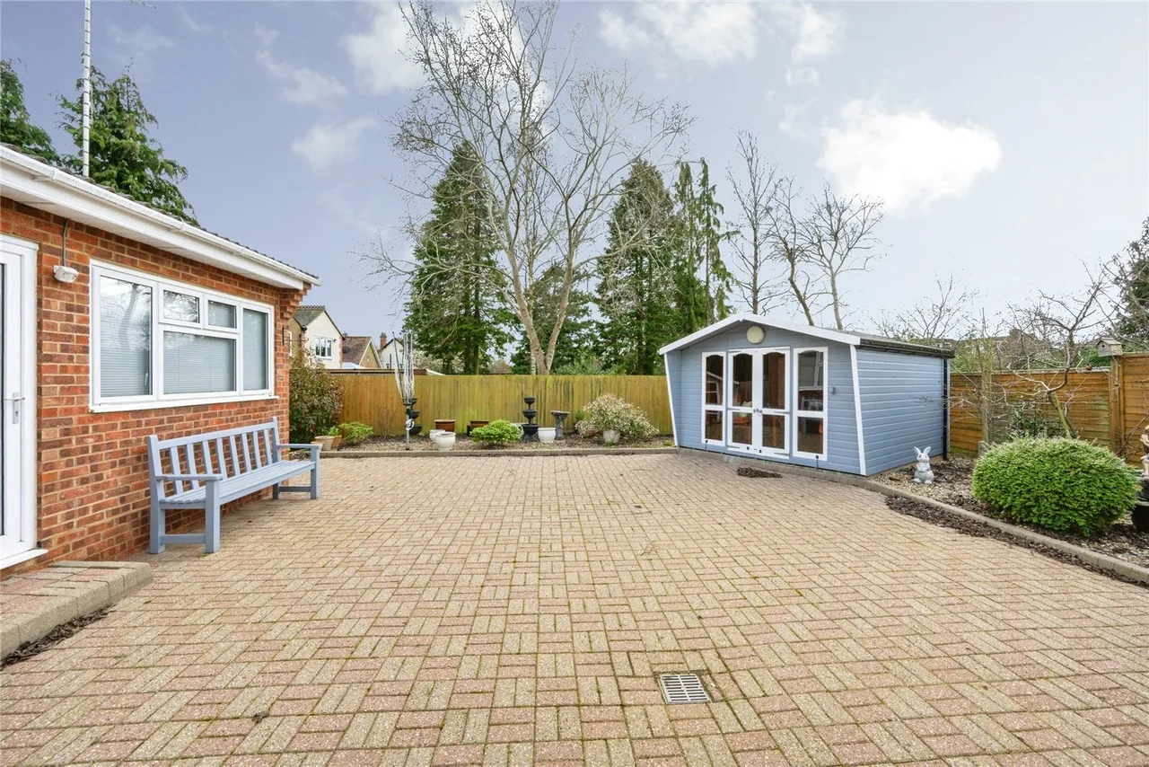 Poplar Close, Leighton Buzzard, Bedfordshire, LU7, photo 24
