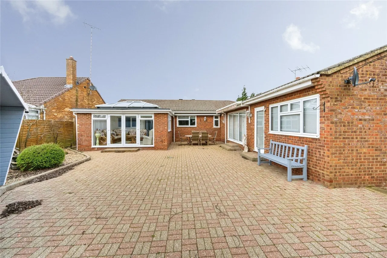 Poplar Close, Leighton Buzzard, Bedfordshire, LU7, photo 21