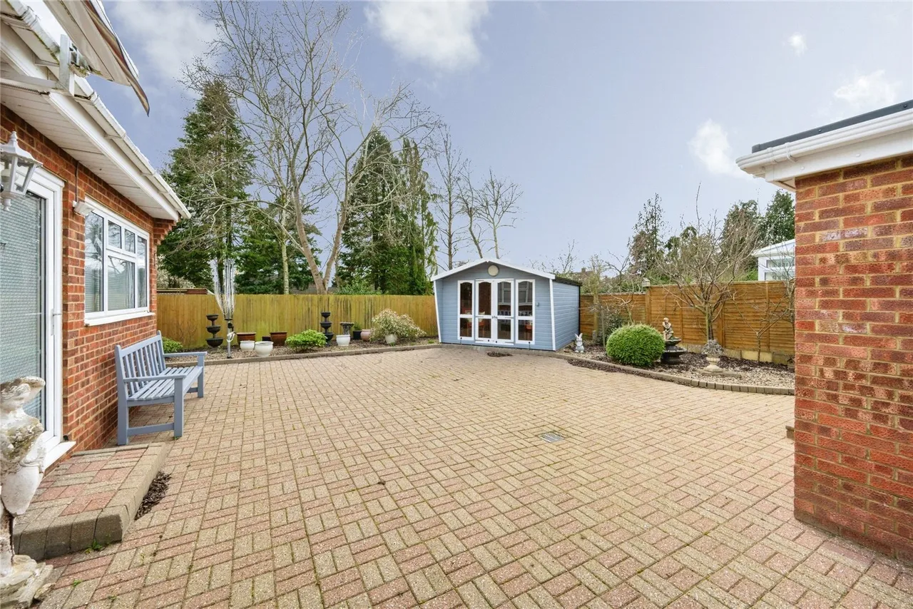 Poplar Close, Leighton Buzzard, Bedfordshire, LU7, photo 22