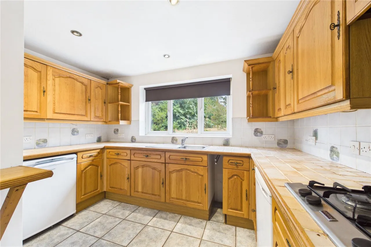 Fairford Road, Tilehurst, RG31, photo 3