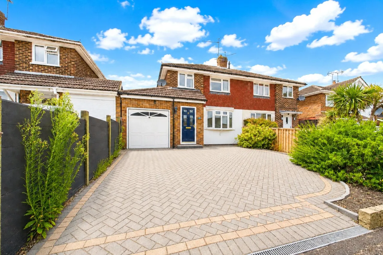 3 bed house for sale, Fairford Road, Tilehurst, RG31