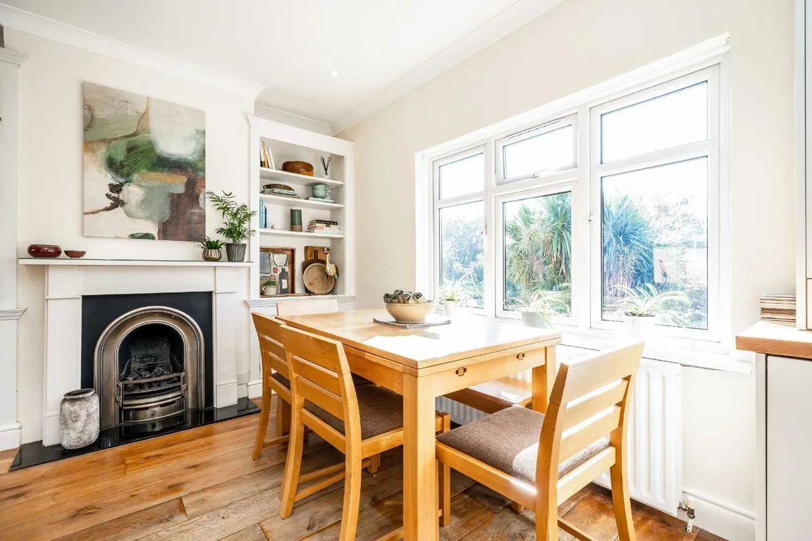 Wellington Gardens, TW2, photo 6