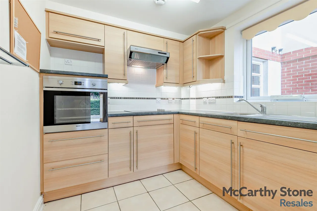 Avenue Road, Lymington, SO41, photo 5