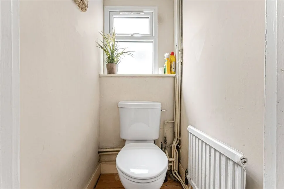 Millais Road, London, E11, photo 8