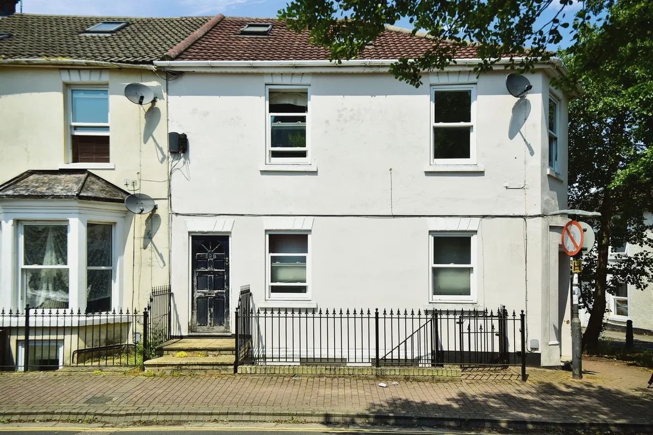 2 bed flat for sale, North Street, Swindon, SN1