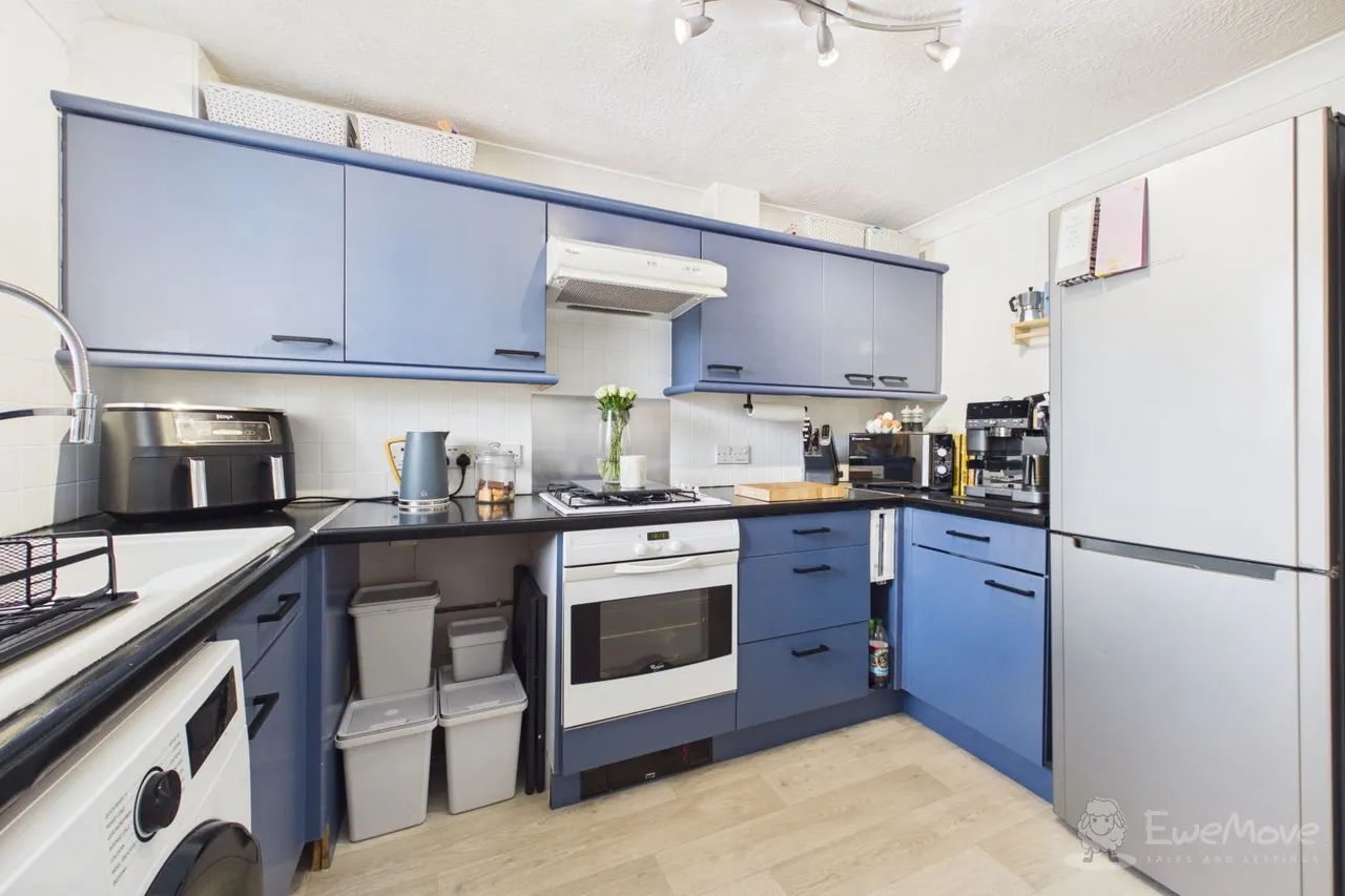 Gray Close, Hawkinge, CT18, photo 2