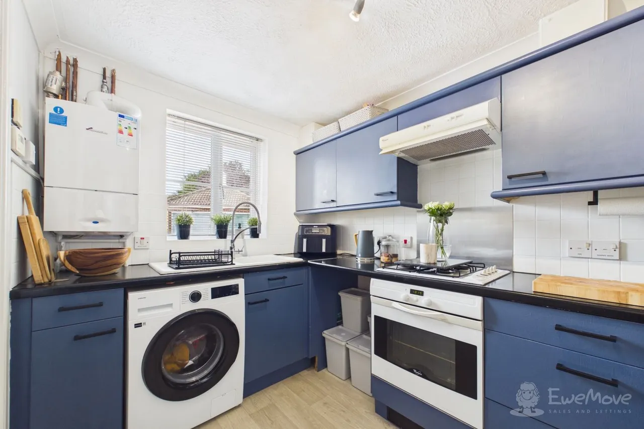 Gray Close, Hawkinge, CT18, photo 6
