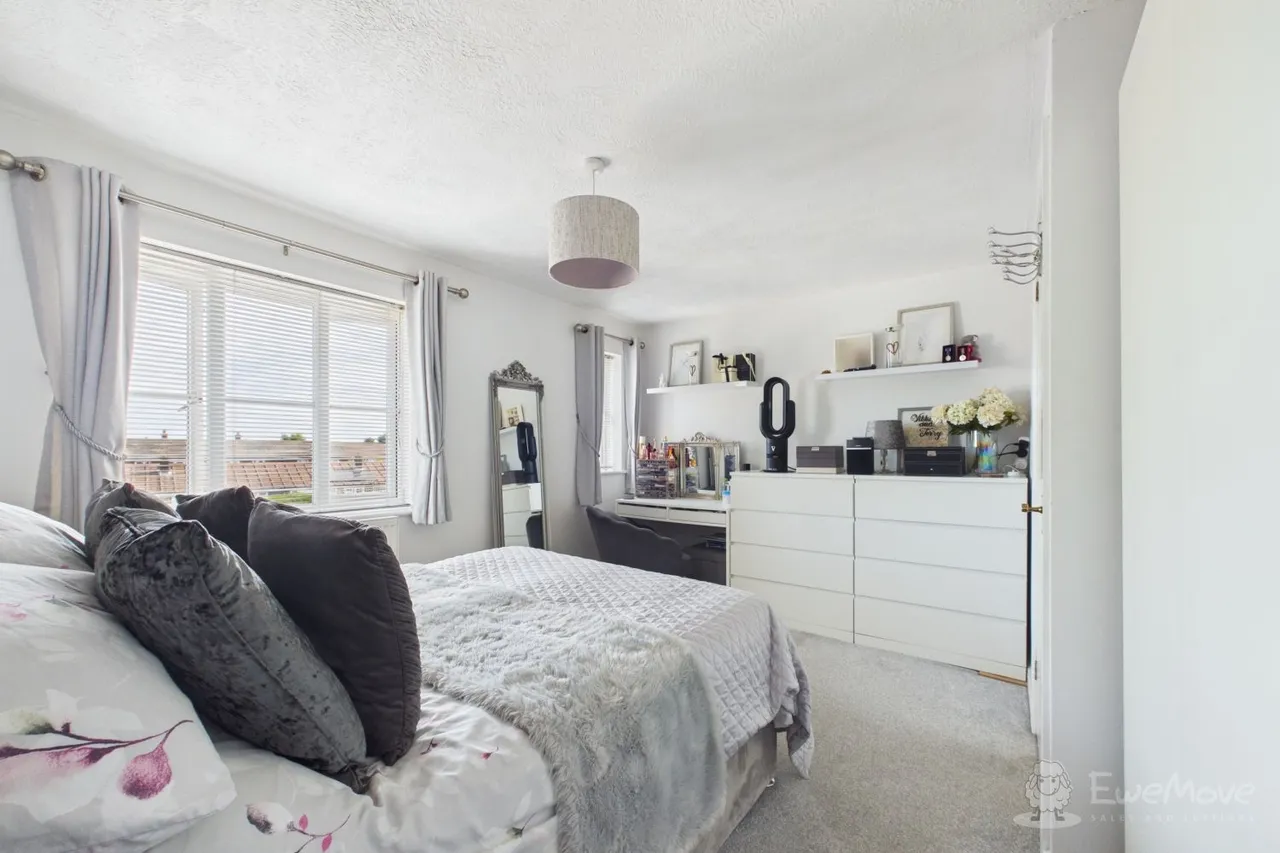 Gray Close, Hawkinge, CT18, photo 12