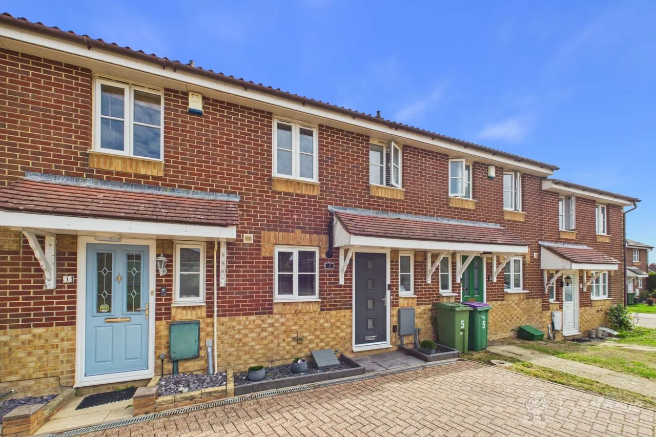 2 bed house for sale, Gray Close, Hawkinge, CT18