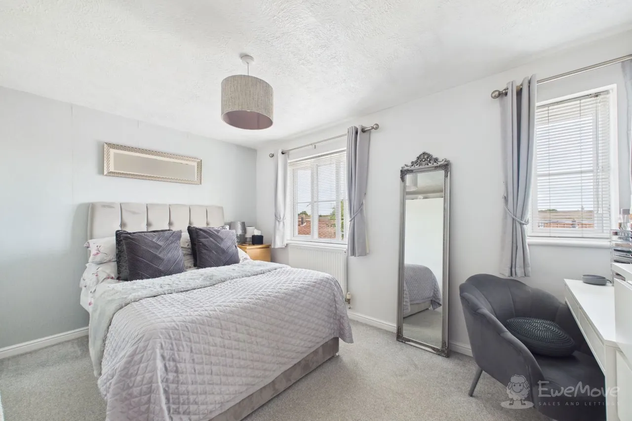 Gray Close, Hawkinge, CT18, photo 11