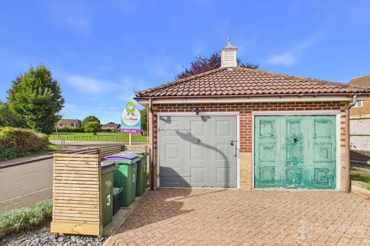 Gray Close, Hawkinge, CT18, photo 18