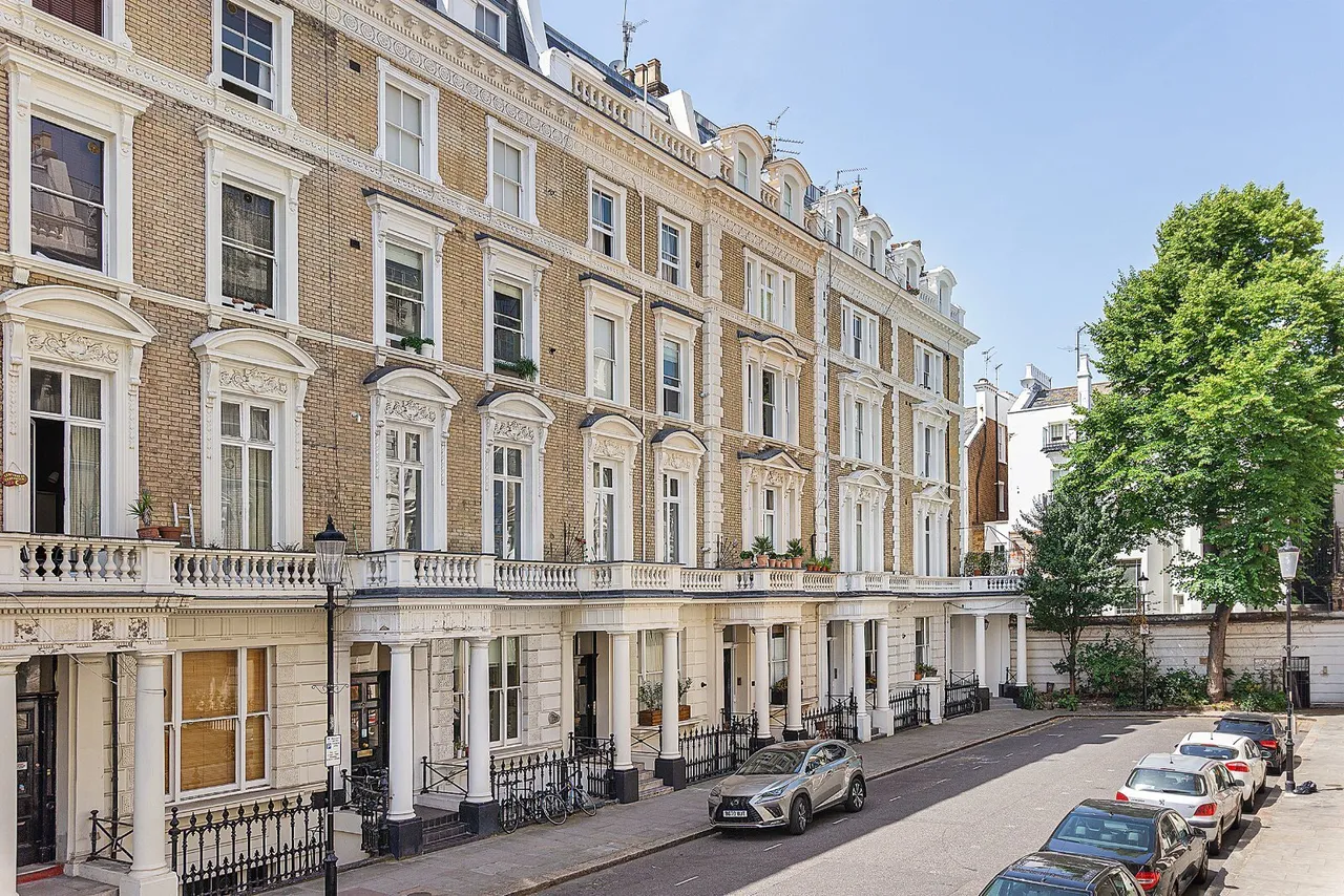 2 bed flat for sale, Clanricarde Gardens, Notting Hill, W2