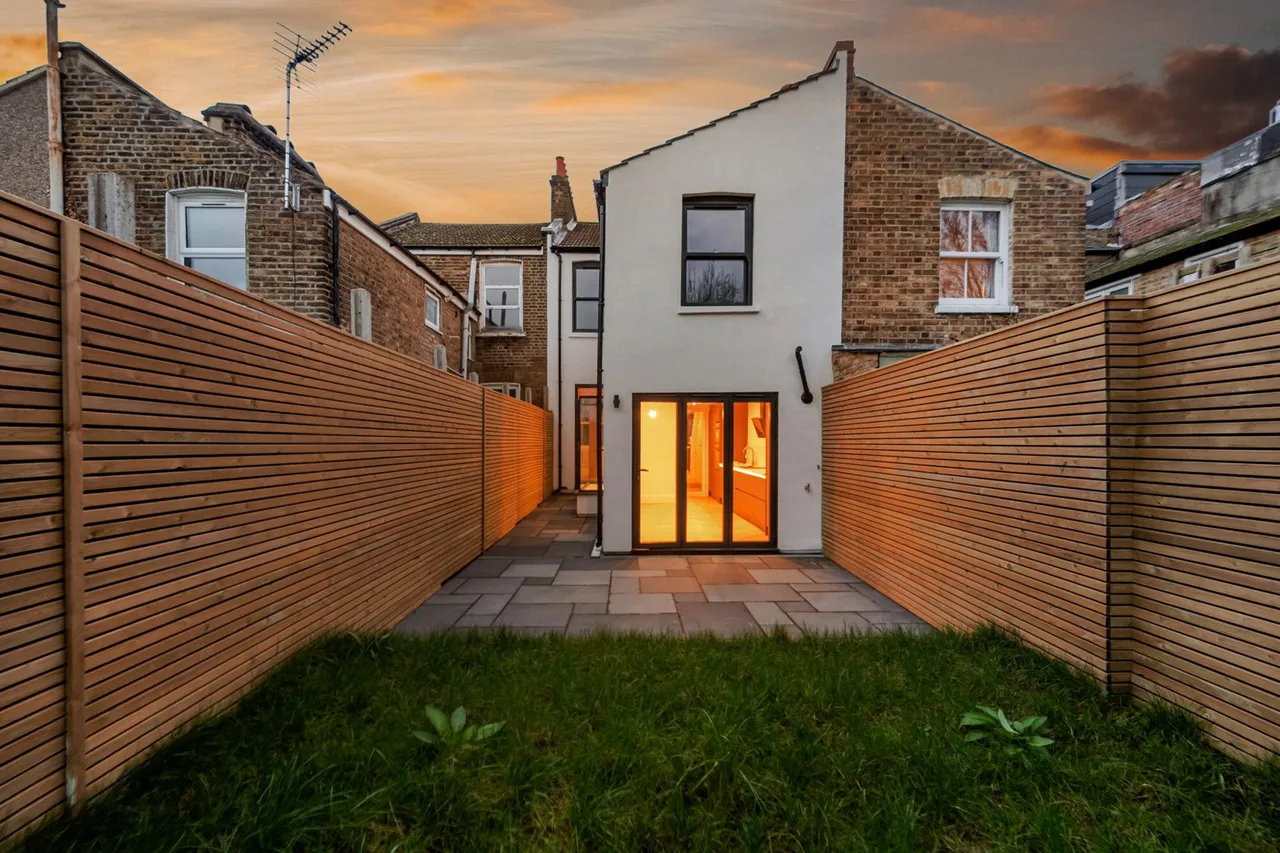 Nutcroft Road, SE15, photo 11