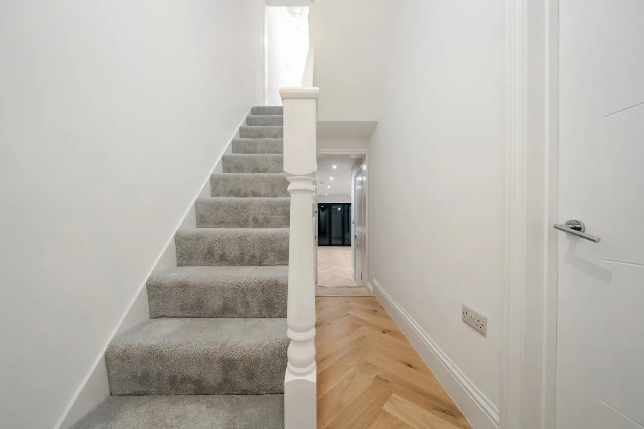 Nutcroft Road, SE15, photo 13