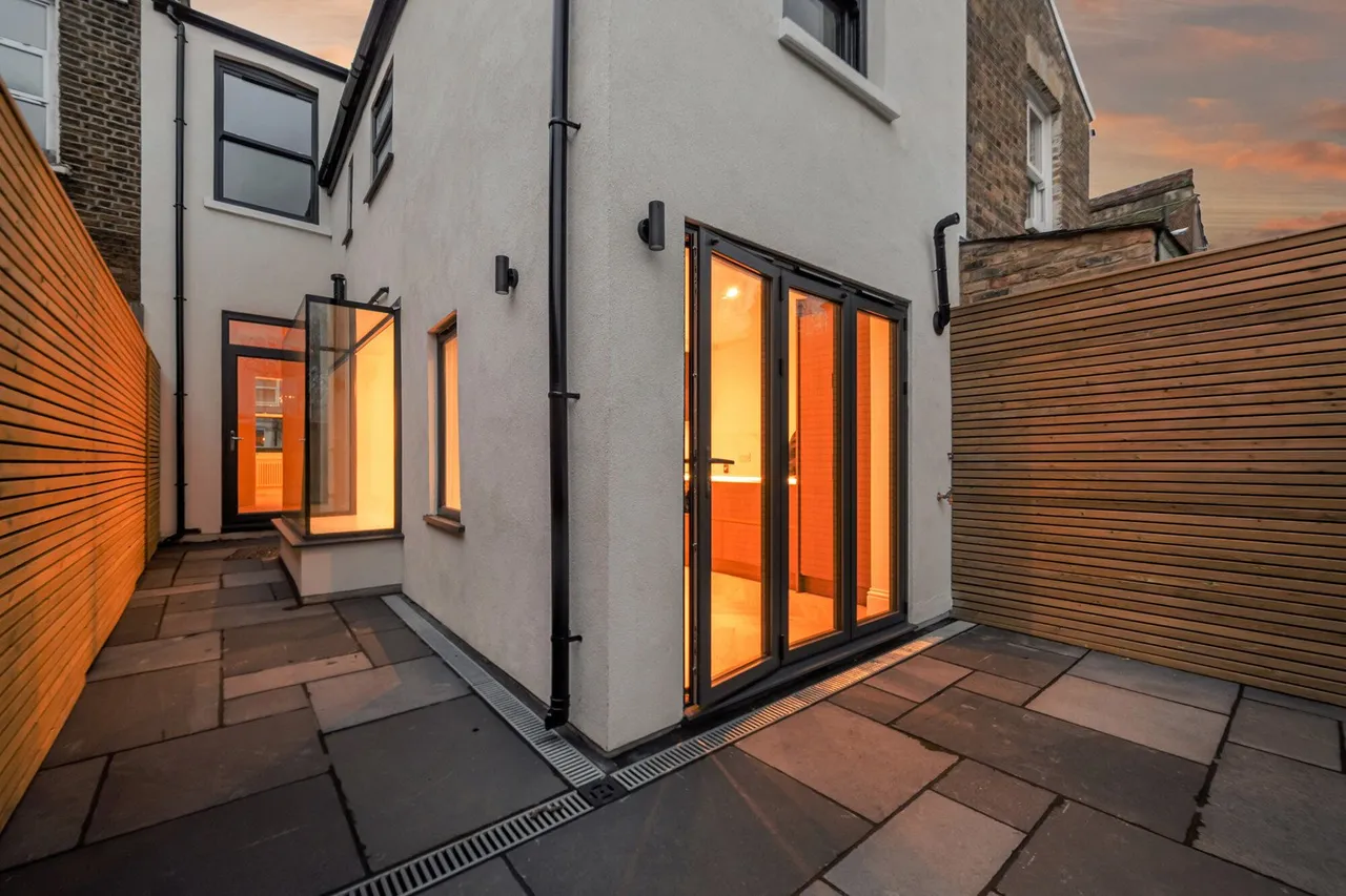 Nutcroft Road, SE15, photo 14