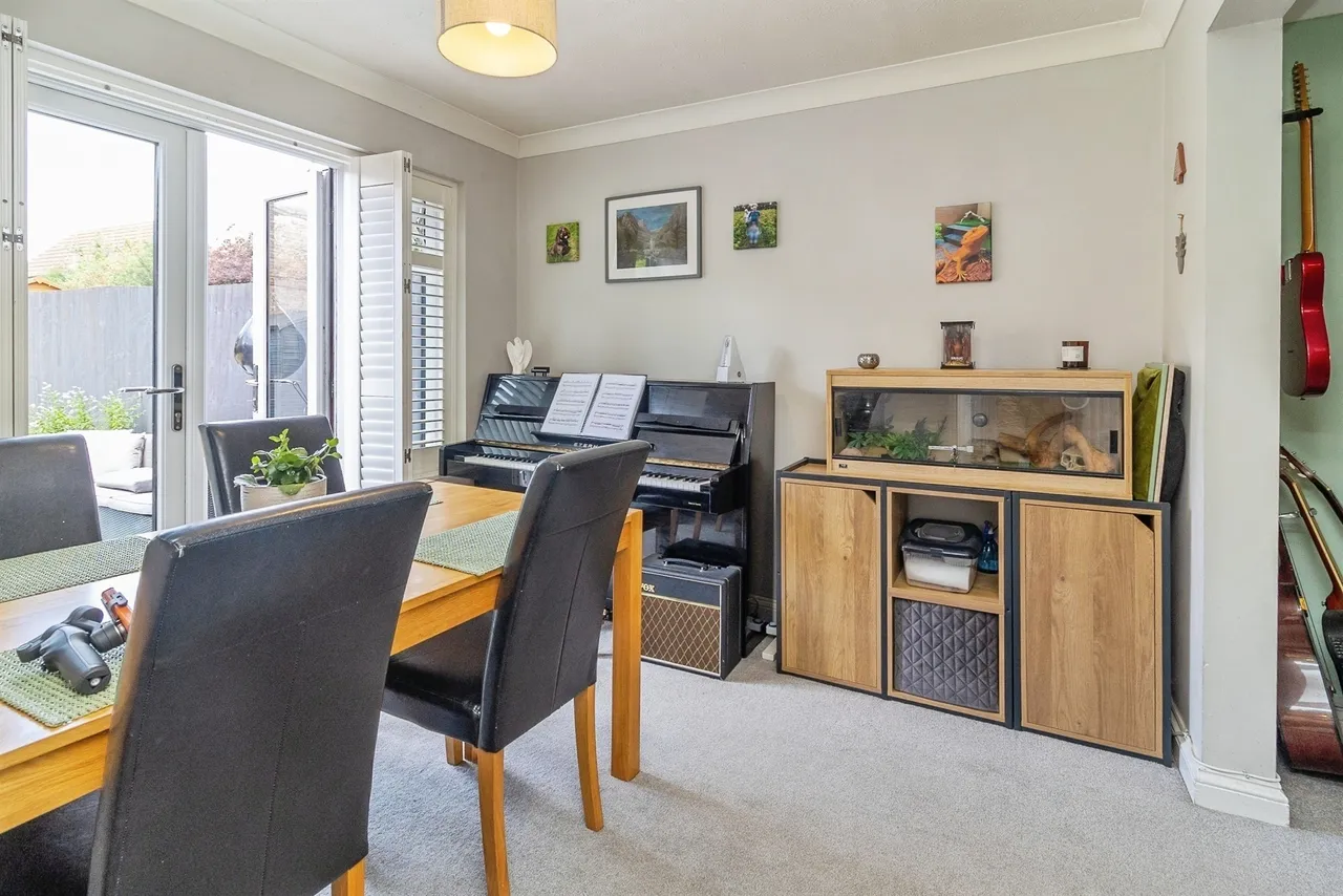 Holst Crescent, Old Farm Park, MK7, photo 6