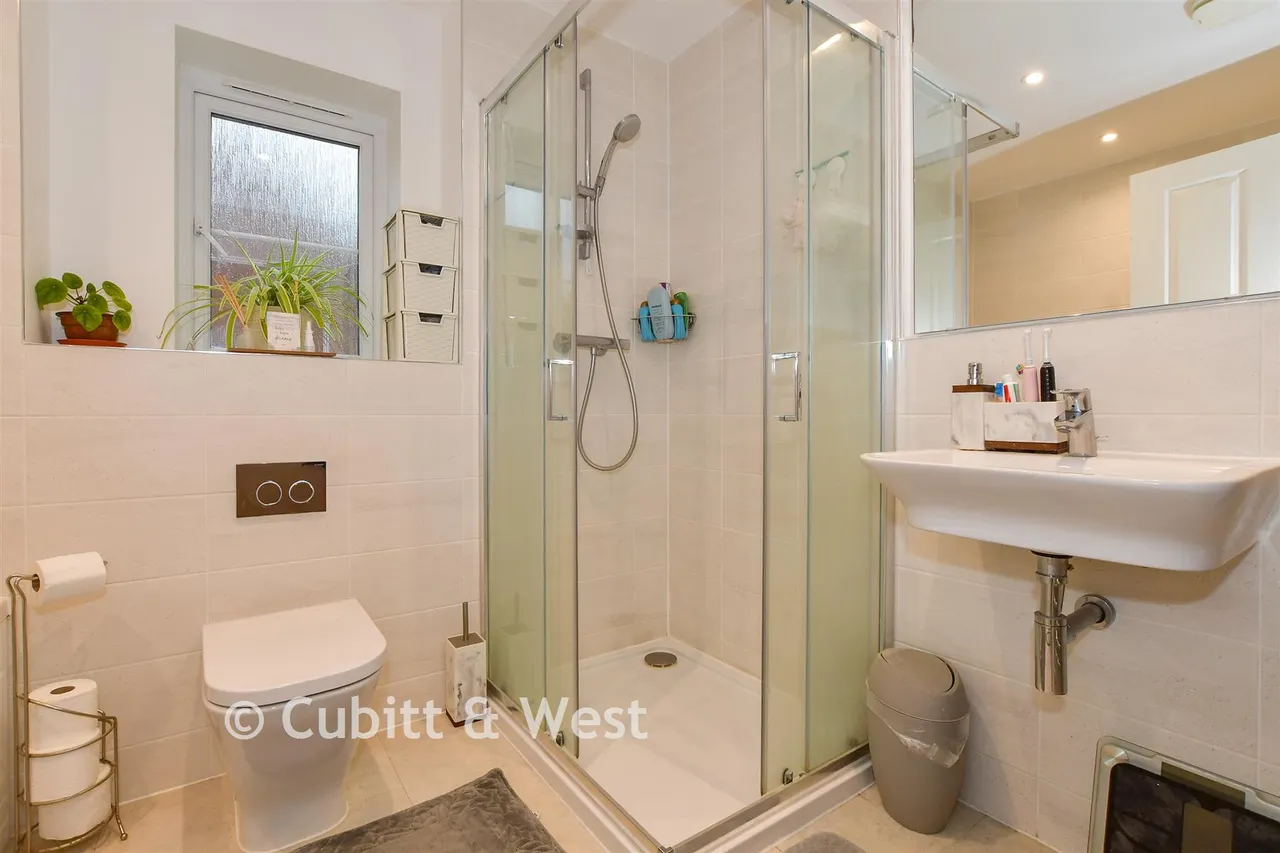 Canter Drive, Cranleigh, GU6, photo 6