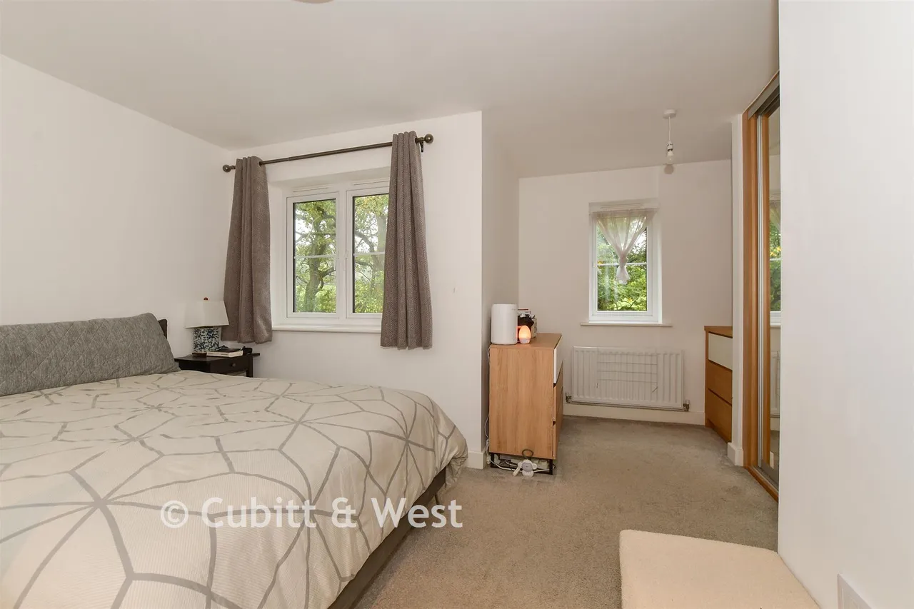 Canter Drive, Cranleigh, GU6, photo 4