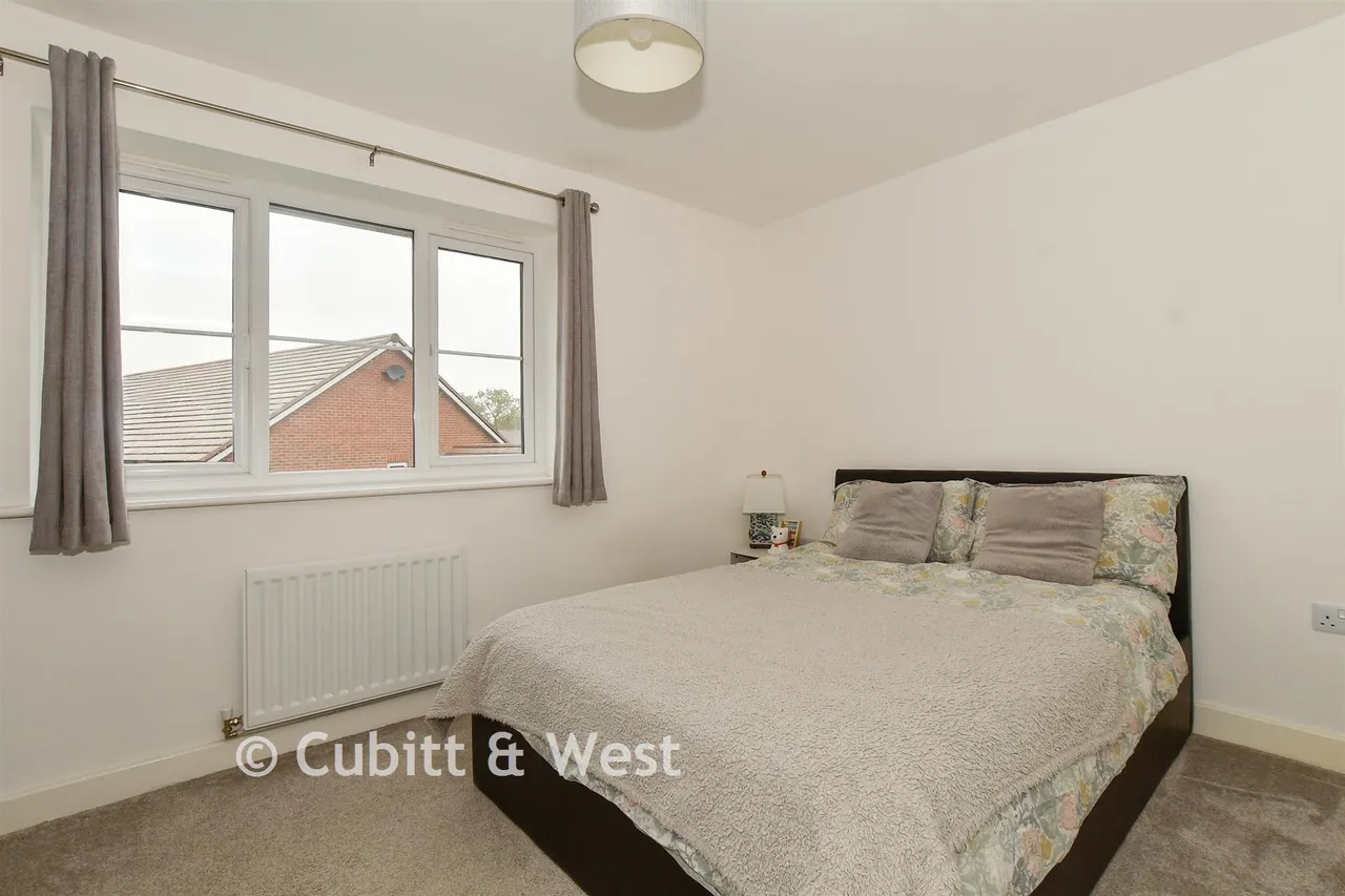 Canter Drive, Cranleigh, GU6, photo 5