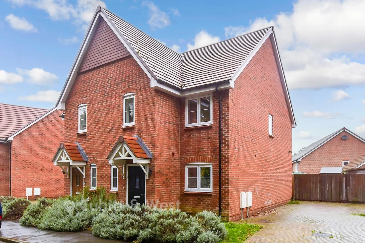 2 bed house for sale, Canter Drive, Cranleigh, GU6