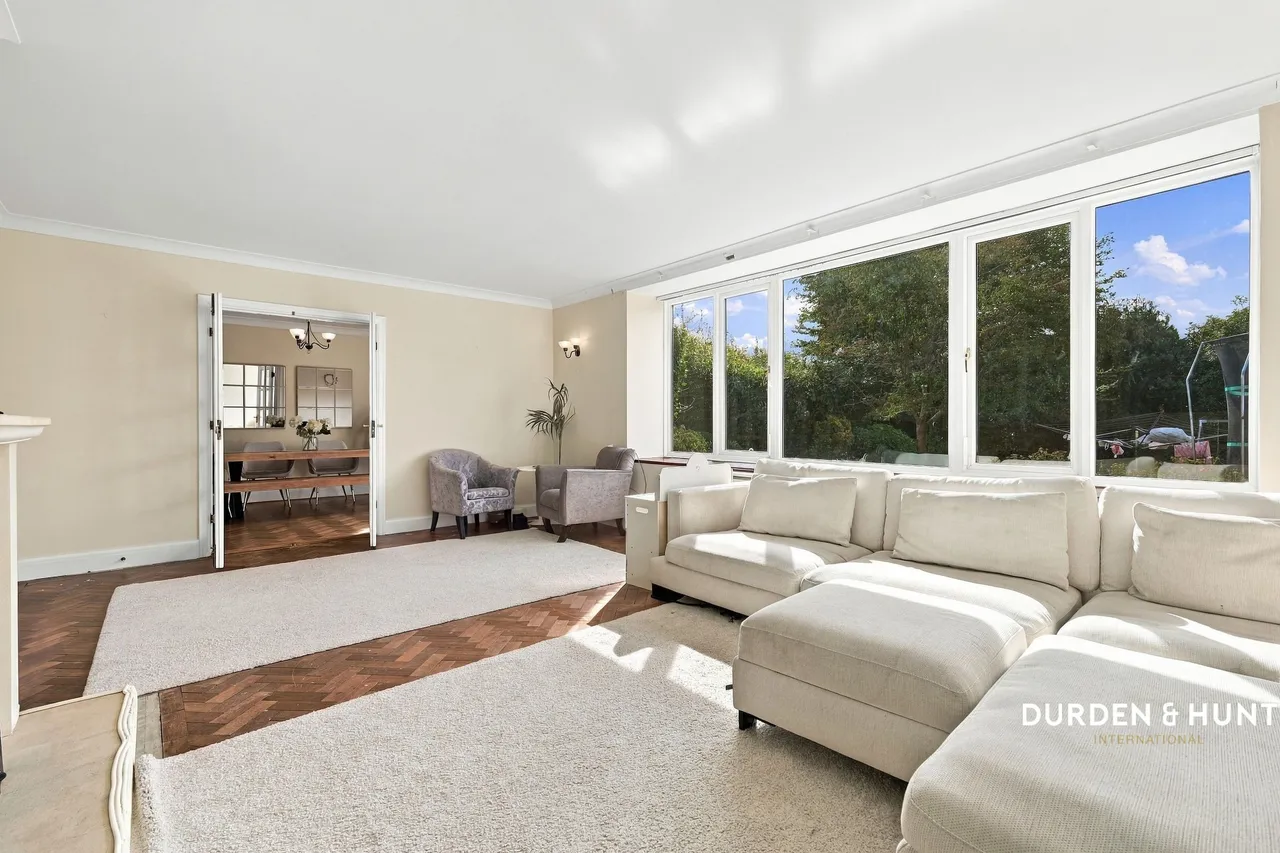 St. Johns Road, Loughton, IG10, photo 3