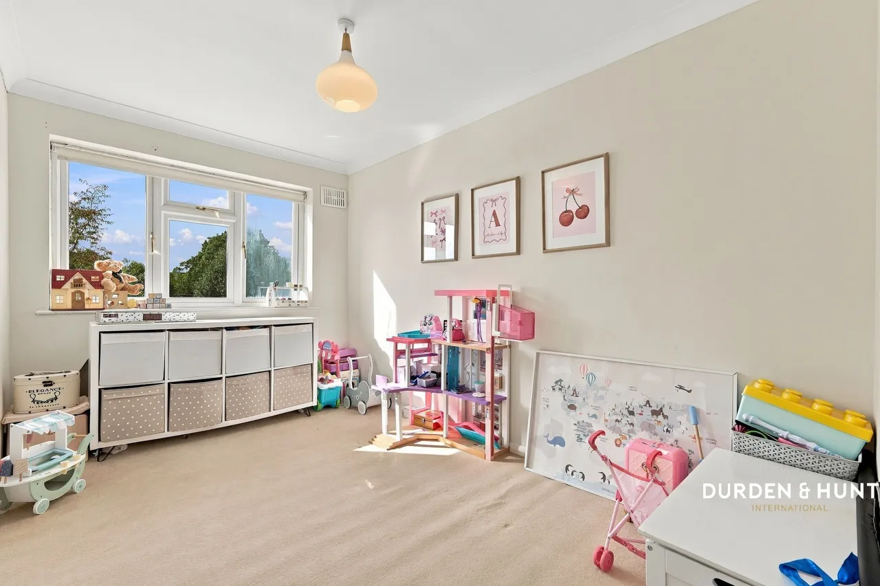 St. Johns Road, Loughton, IG10, photo 19