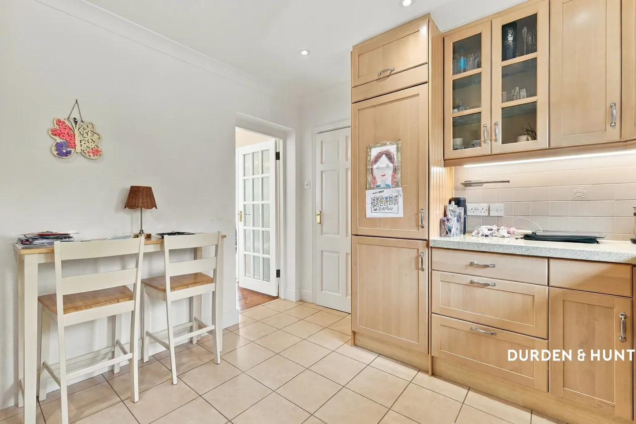 St. Johns Road, Loughton, IG10, photo 8