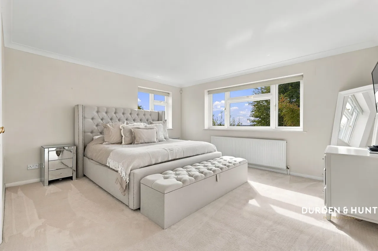 St. Johns Road, Loughton, IG10, photo 12