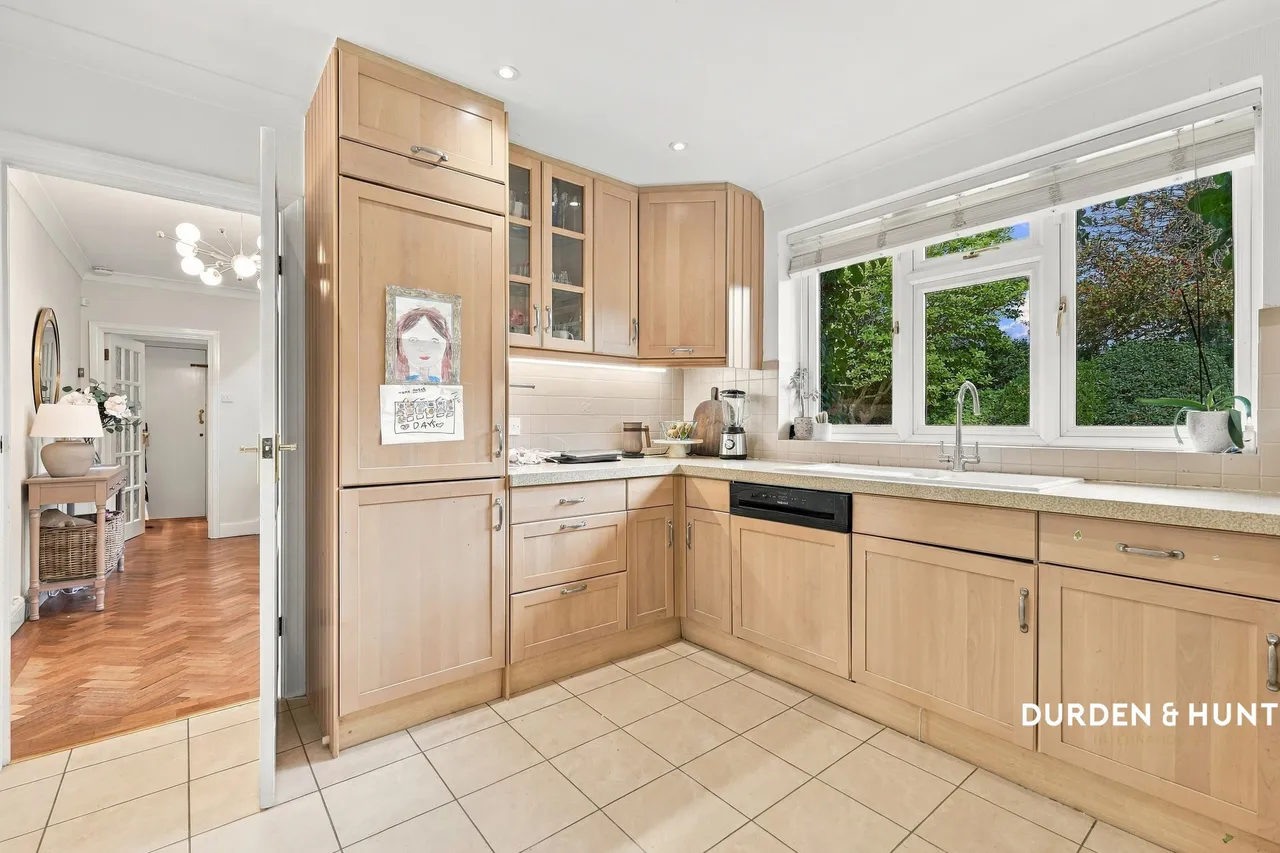 St. Johns Road, Loughton, IG10, photo 6