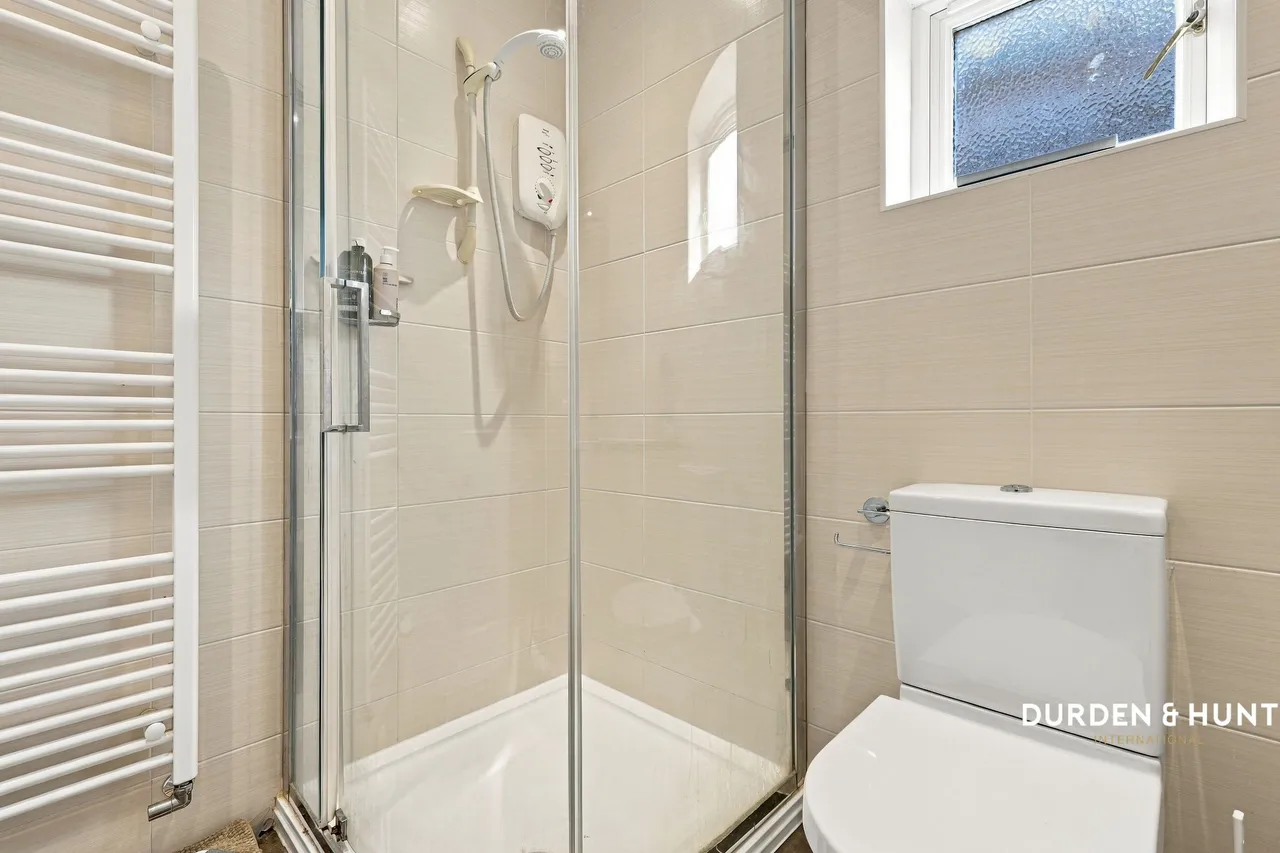 St. Johns Road, Loughton, IG10, photo 24