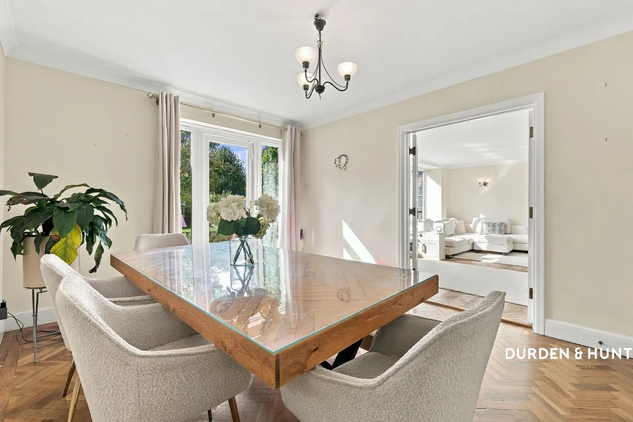St. Johns Road, Loughton, IG10, photo 5