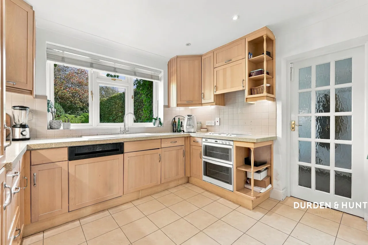 St. Johns Road, Loughton, IG10, photo 7