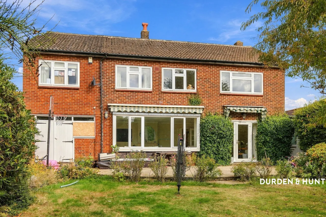 St. Johns Road, Loughton, IG10, photo 27