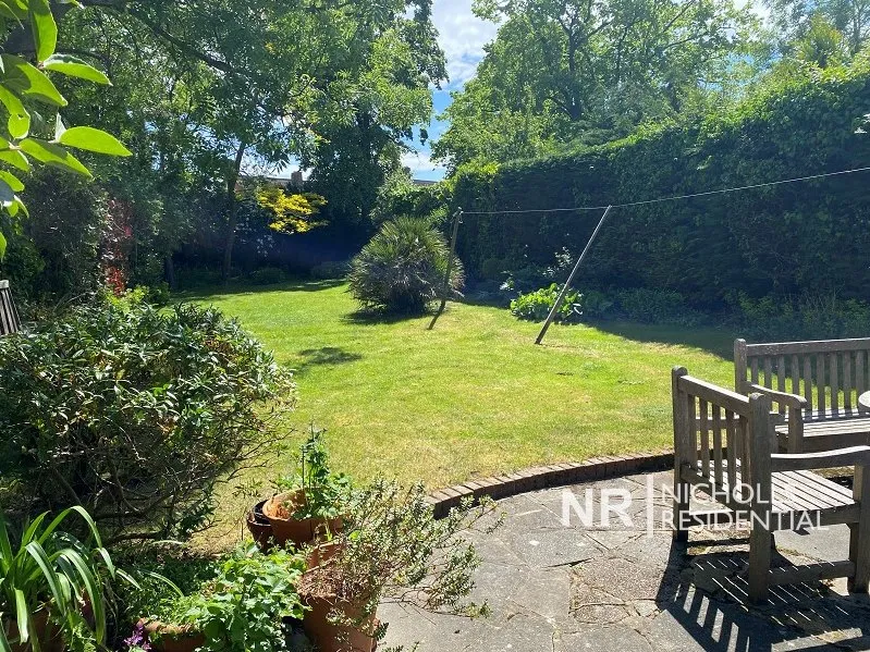 Hook Road, Chessington, KT9, photo 20