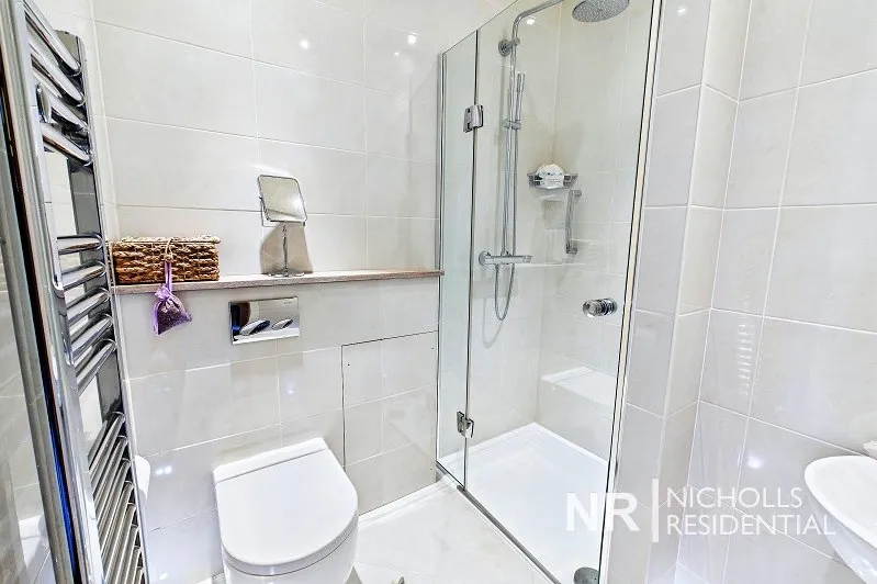 Hook Road, Chessington, KT9, photo 12