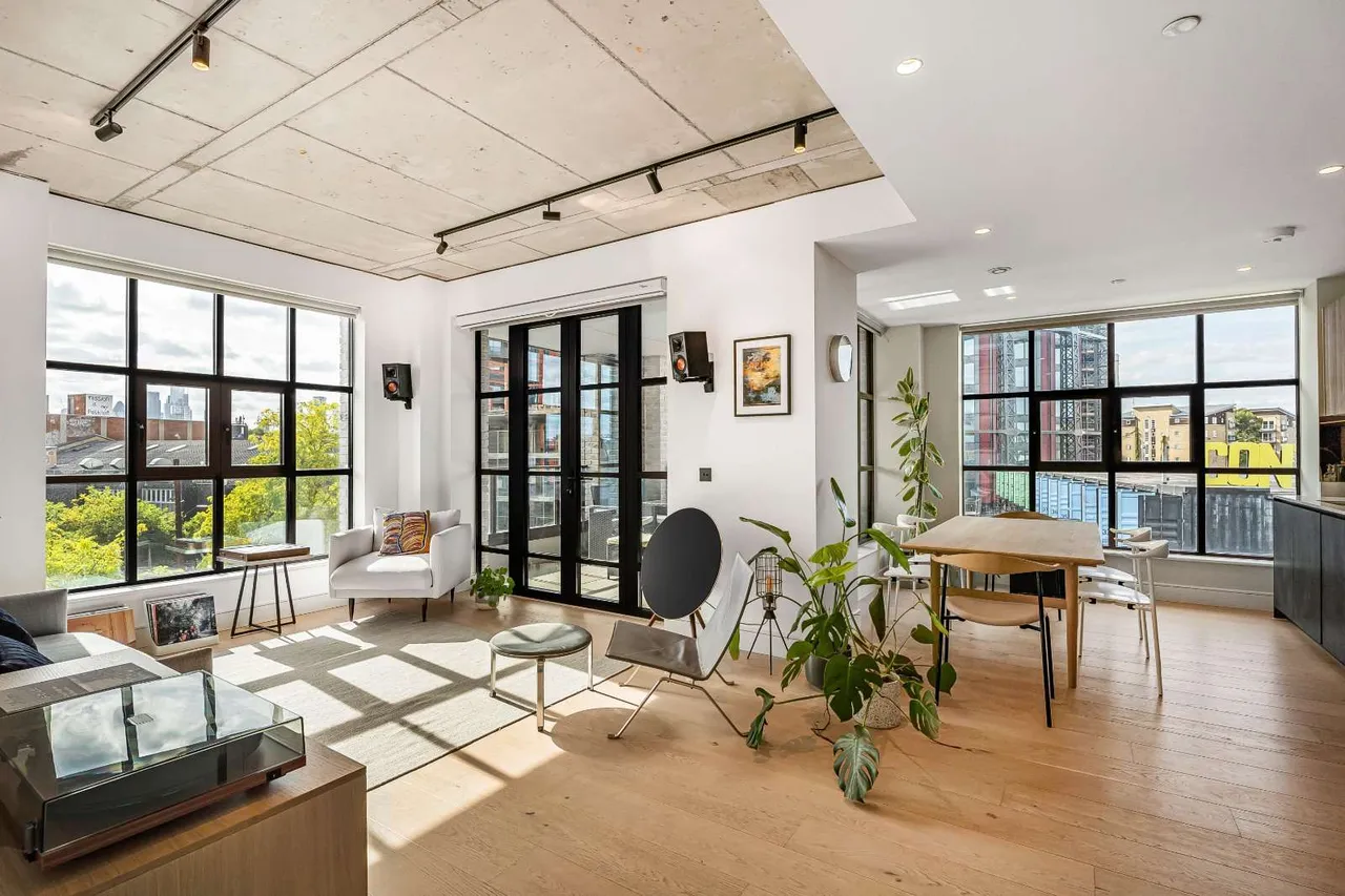 3 bed flat for sale, Stanton Walk, London, E2