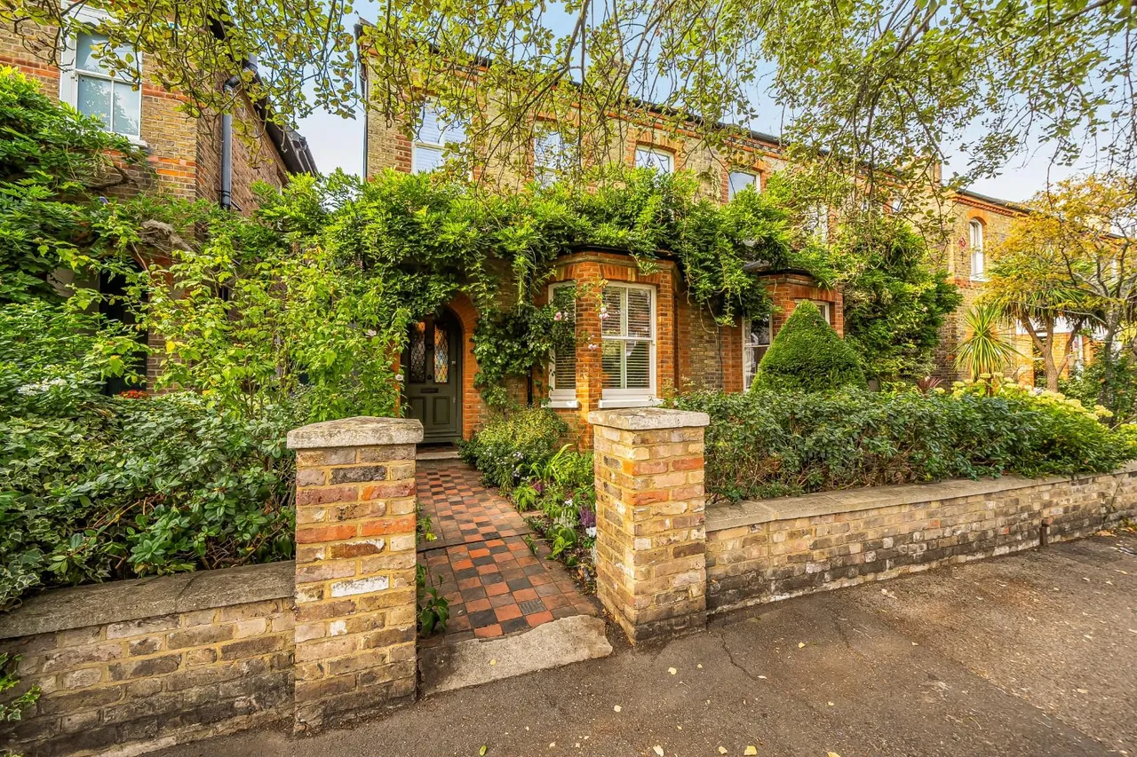 4 bed house for sale, Frances Road, Windsor