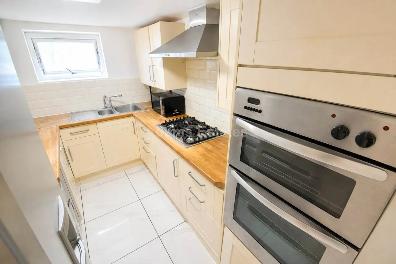 1 bed flat to rent — Berkeley Avenue, Reading, RG1 6JE