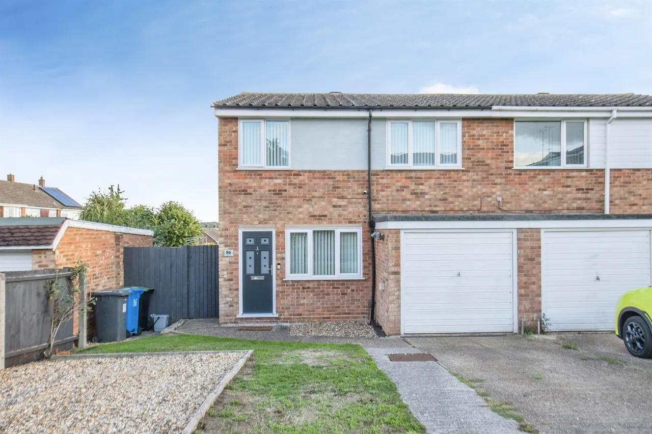 3 bed house for sale — Holcombe Crescent, Ipswich