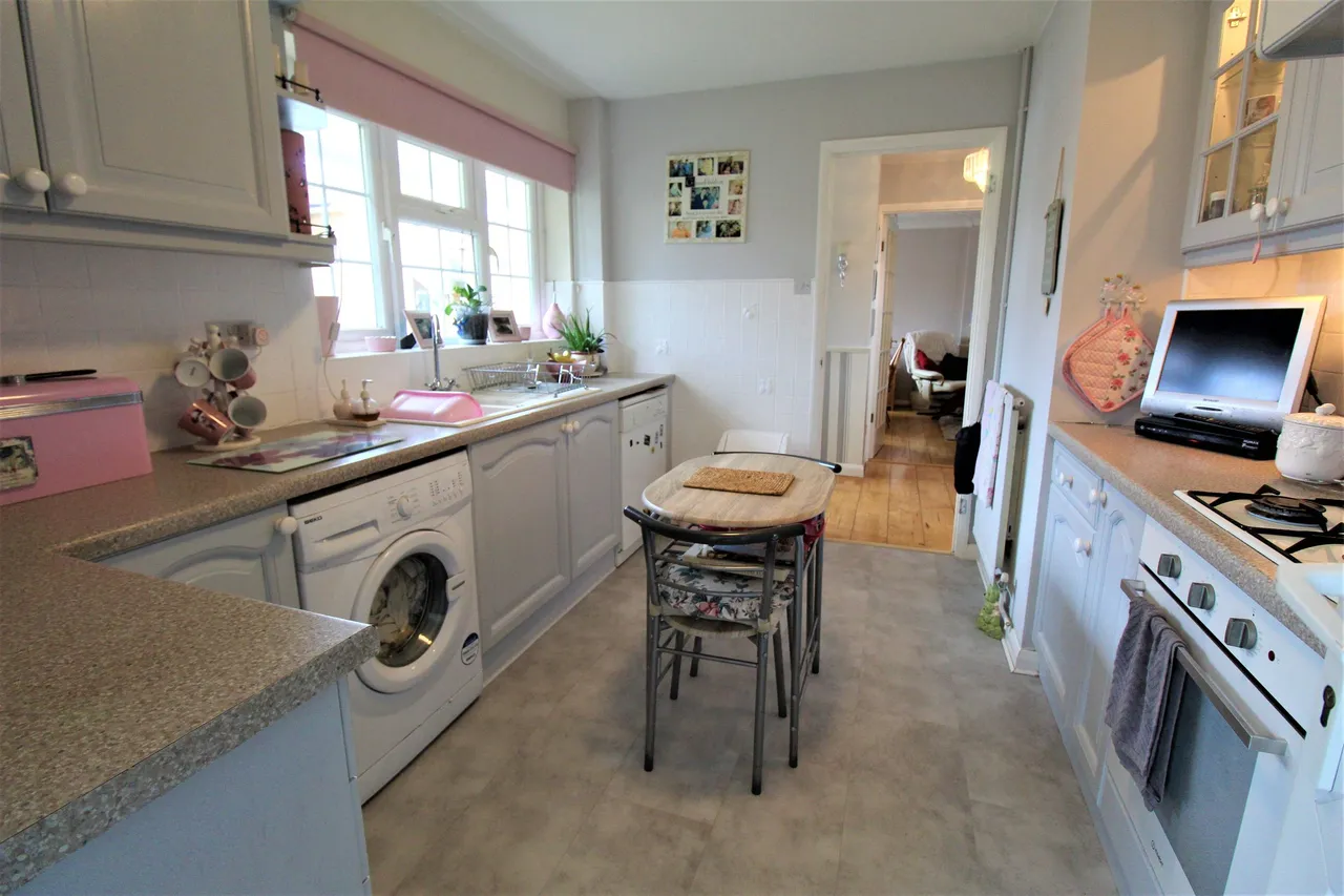 Medlar Road, Grays, Essex, RM17 6TU, photo 5
