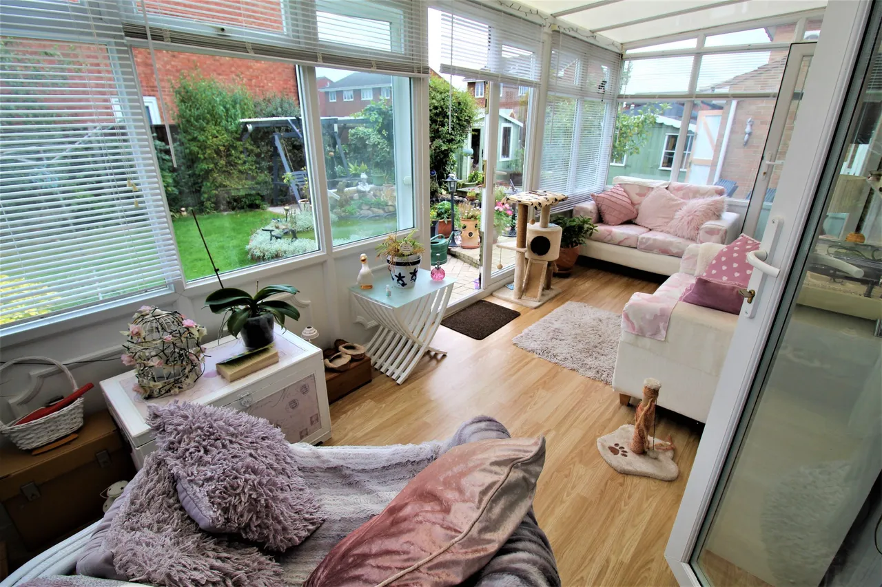 Medlar Road, Grays, Essex, RM17 6TU, photo 11