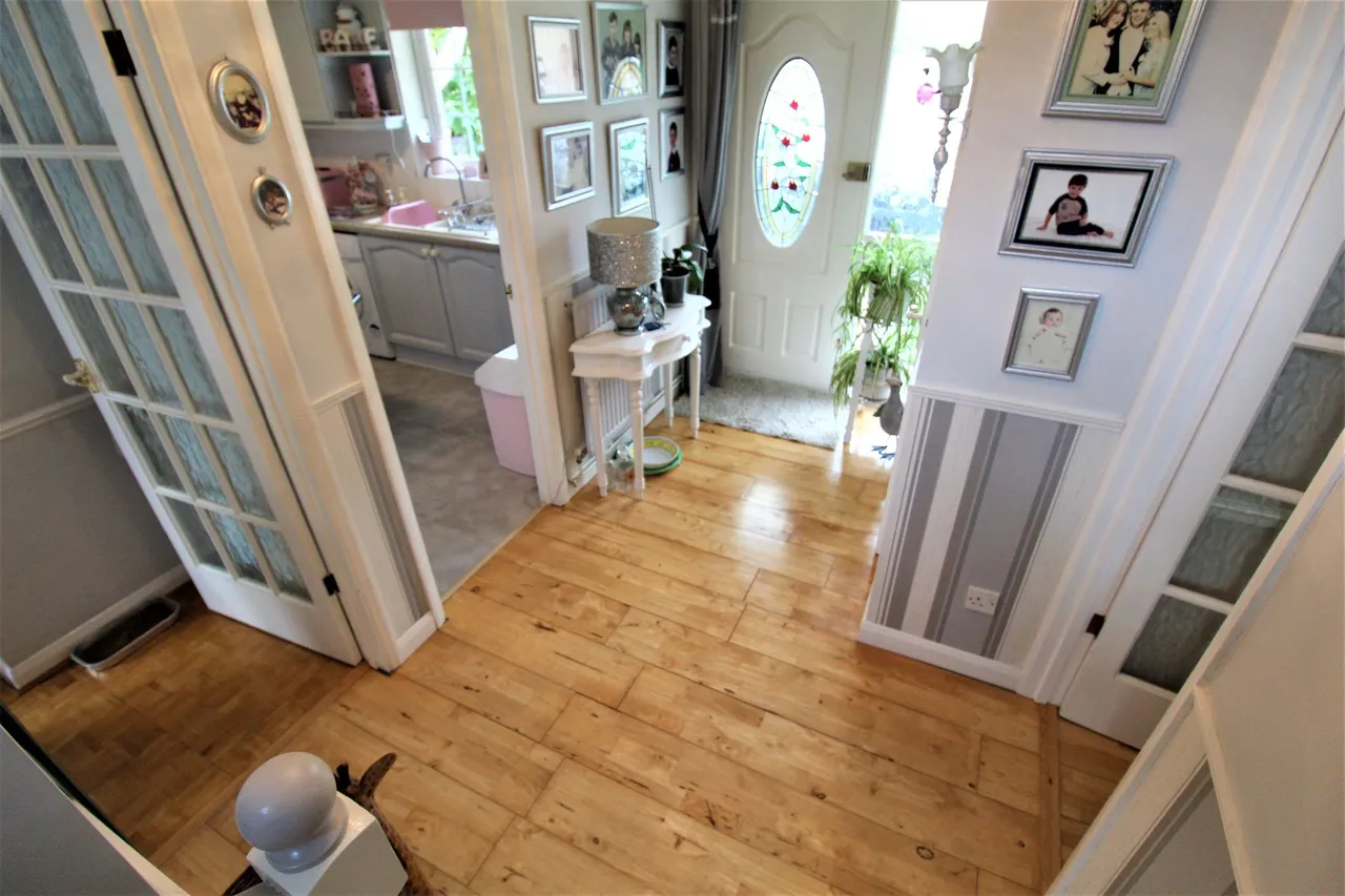 Medlar Road, Grays, Essex, RM17 6TU, photo 3