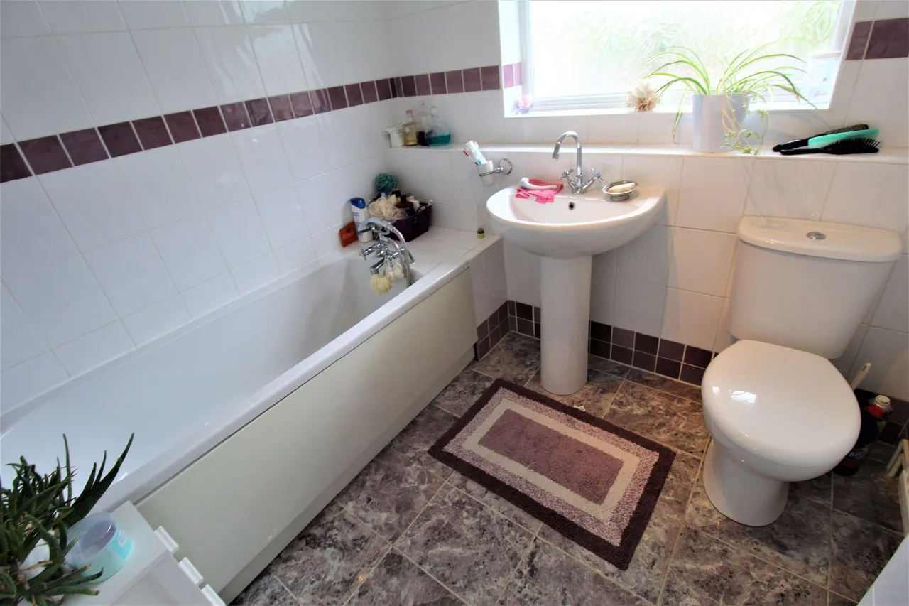 Medlar Road, Grays, Essex, RM17 6TU, photo 16