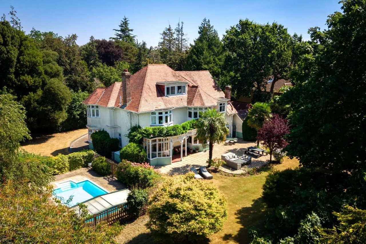 6 bed house for sale — Talbot Avenue, Bournemouth, Dorset, BH3 7HS