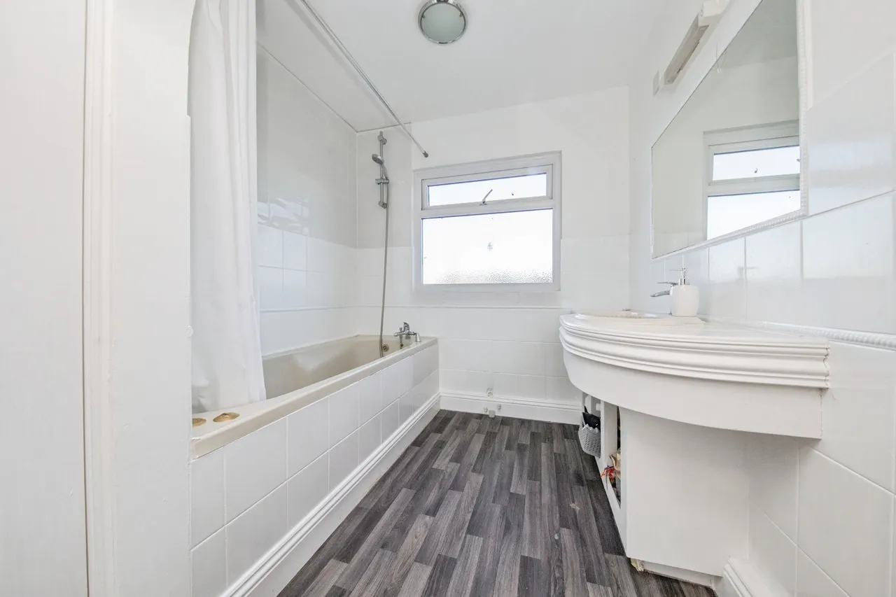 Kings Parade, Clacton-On-Sea, CO15, photo 14