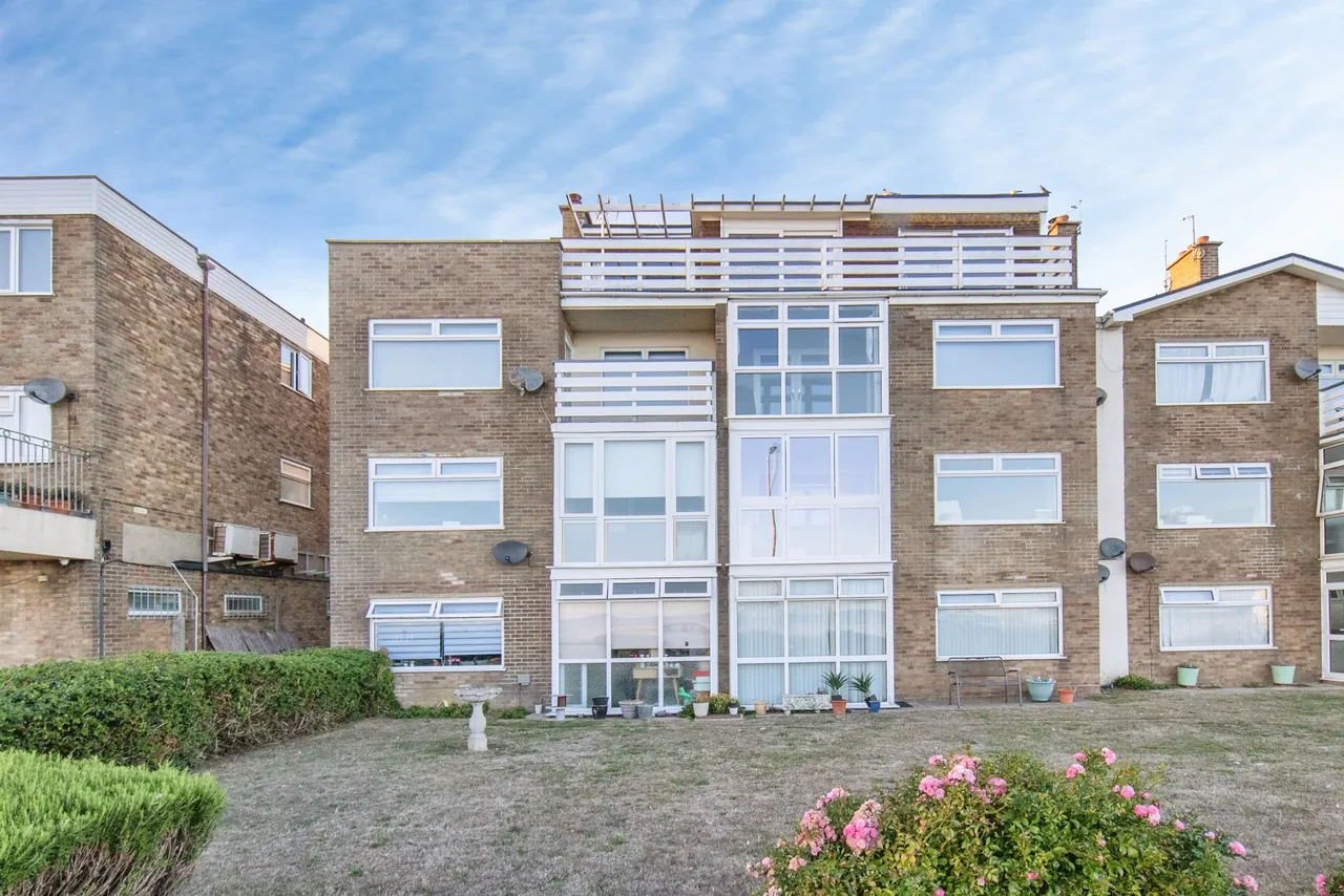 2 bed flat for sale, Kings Parade, Clacton-On-Sea, CO15