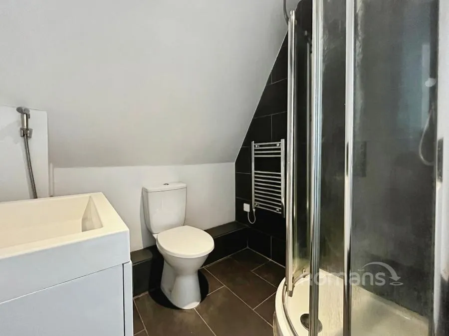 Bath Road, Slough, SL1, photo 8