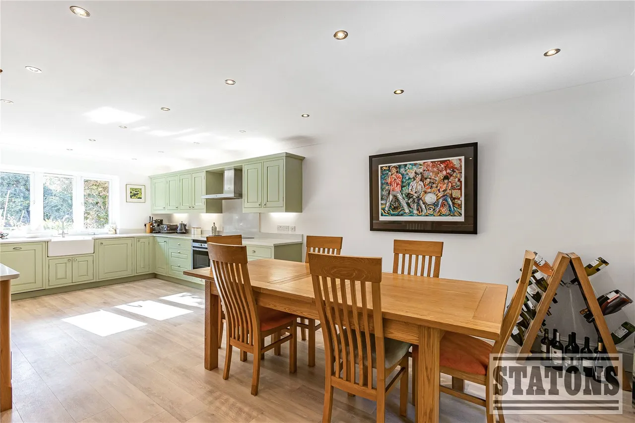 Tolmers Road, Cuffley, EN6, photo 6