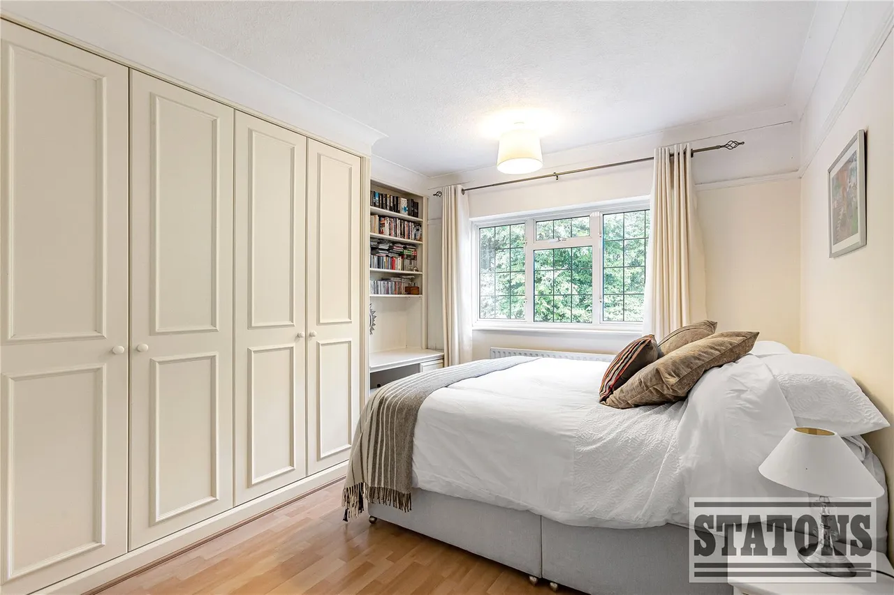 Tolmers Road, Cuffley, EN6, photo 16