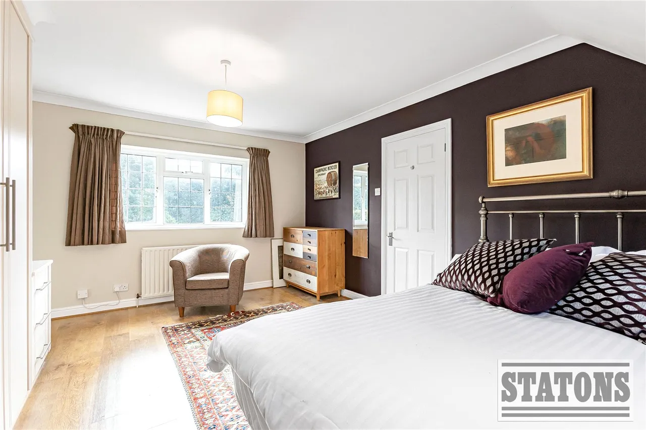 Tolmers Road, Cuffley, EN6, photo 13